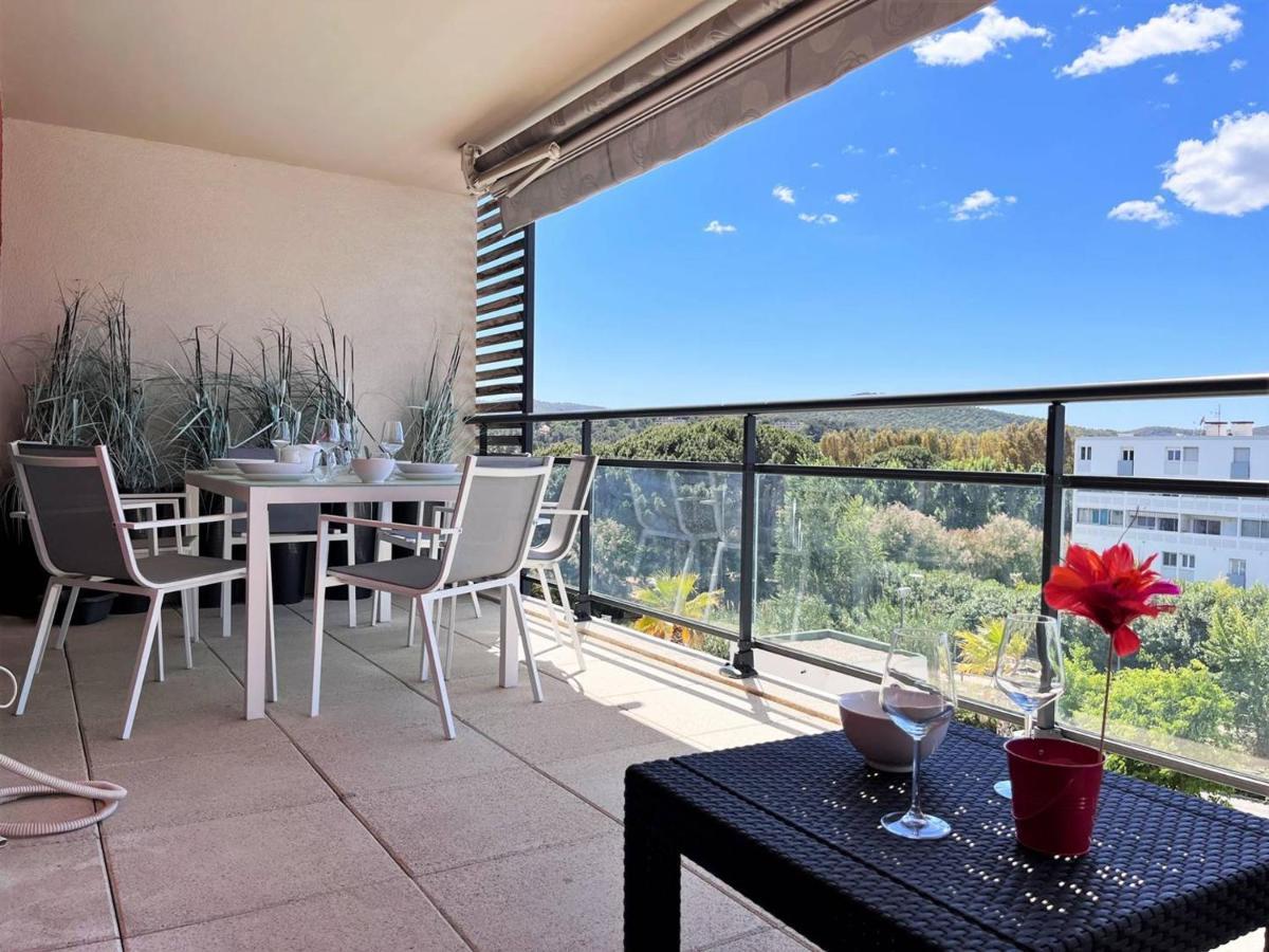 Charmant T2 Climatise Avec Grande Terrasse, Piscine Et Parking Privatif, Proche Plage Et Commerces. - Fr-1-251-441 Le Lavandou Esterno foto