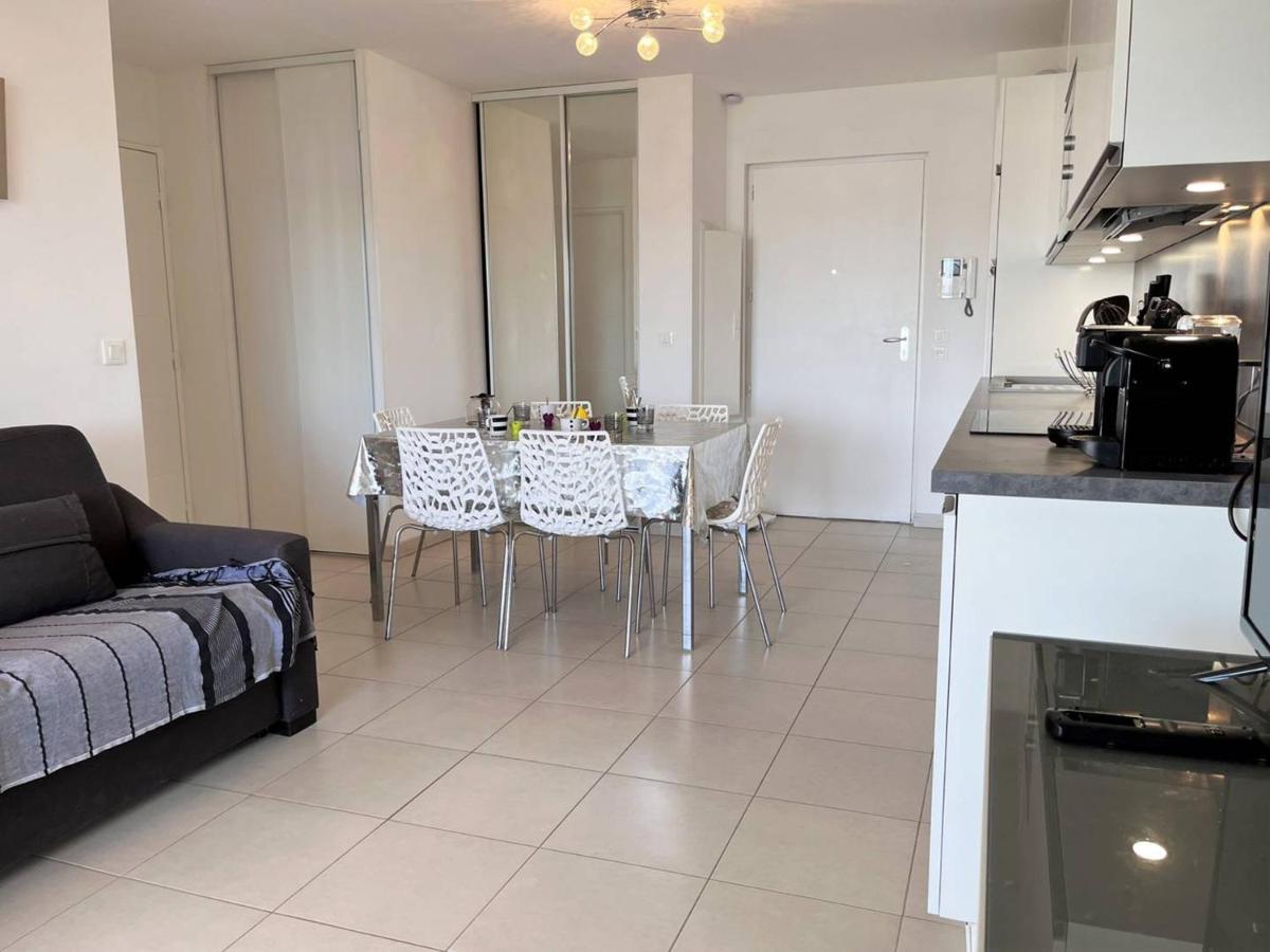 Charmant T2 Climatise Avec Grande Terrasse, Piscine Et Parking Privatif, Proche Plage Et Commerces. - Fr-1-251-441 Le Lavandou Esterno foto