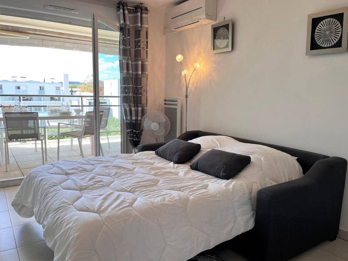 Charmant T2 Climatise Avec Grande Terrasse, Piscine Et Parking Privatif, Proche Plage Et Commerces. - Fr-1-251-441 Le Lavandou Esterno foto