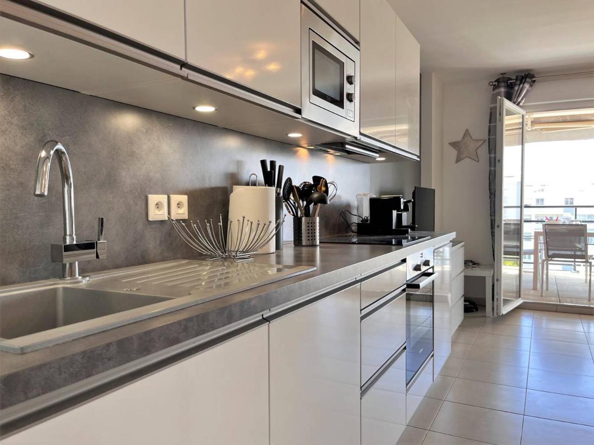 Charmant T2 Climatise Avec Grande Terrasse, Piscine Et Parking Privatif, Proche Plage Et Commerces. - Fr-1-251-441 Le Lavandou Esterno foto