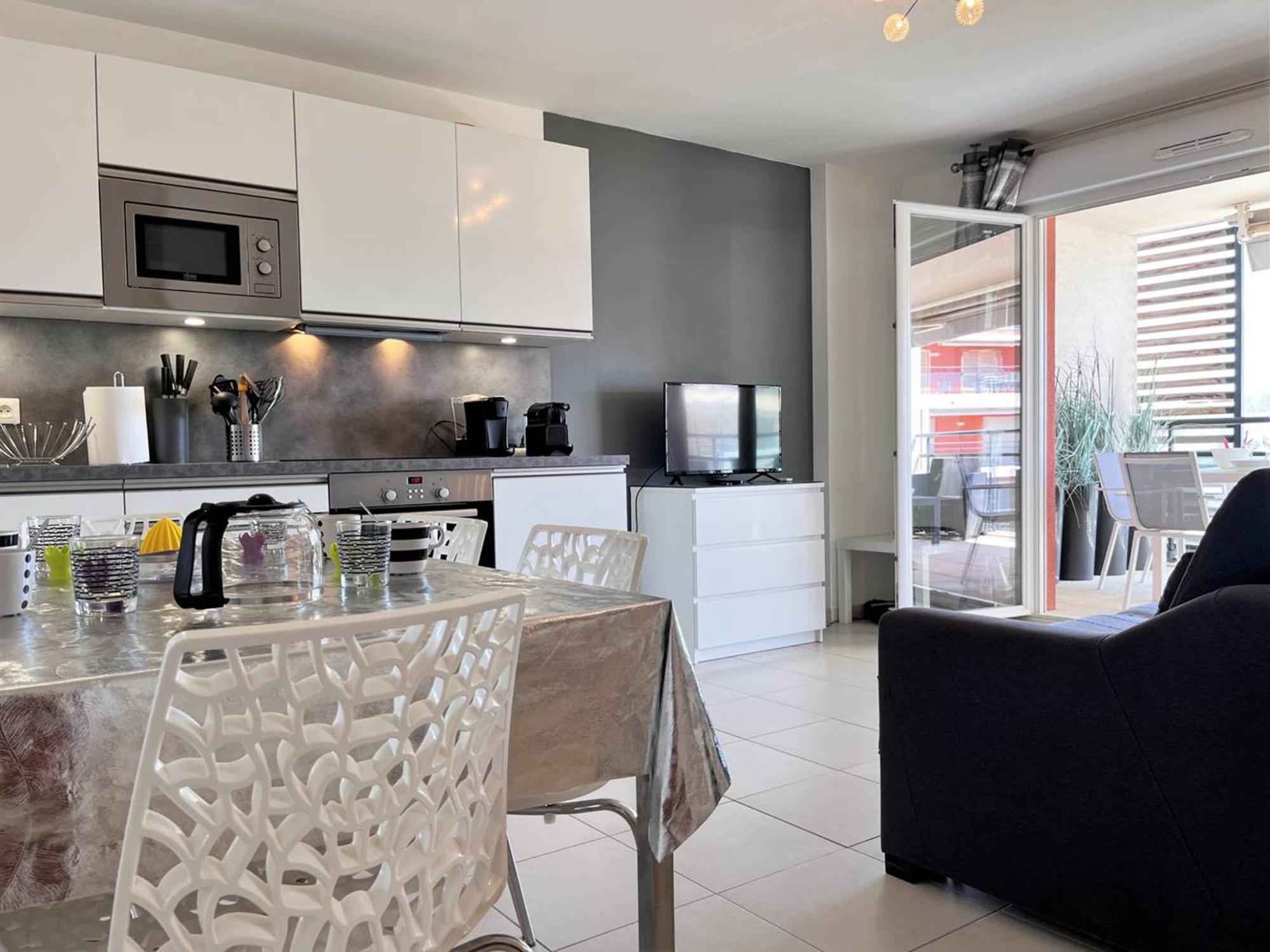 Charmant T2 Climatise Avec Grande Terrasse, Piscine Et Parking Privatif, Proche Plage Et Commerces. - Fr-1-251-441 Le Lavandou Esterno foto